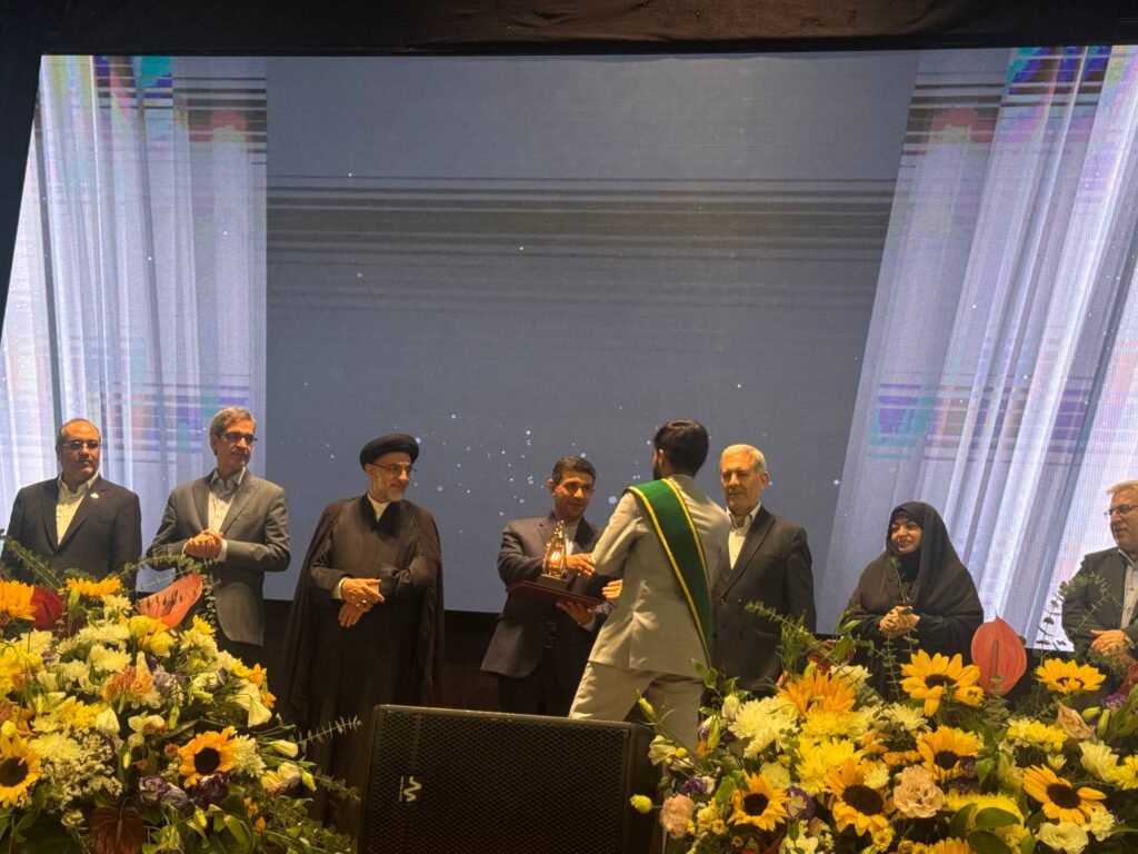 تجلیل از برگزیدگان و نخبگان علمی در شصت‌وچهارمین همایش جایزه ملی البرز